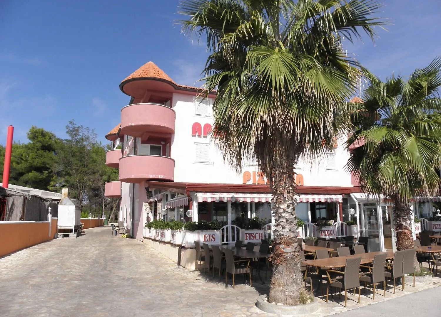 Apartment Monika Vir