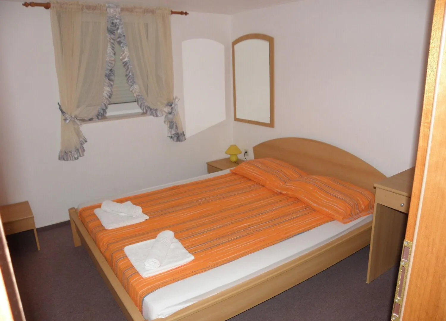Apartment Monika Vir
