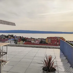 https://drance-16-apartments.primorje-gorskikotar.com