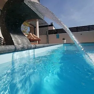 Apartment Holiday&suite Klanac, Vir