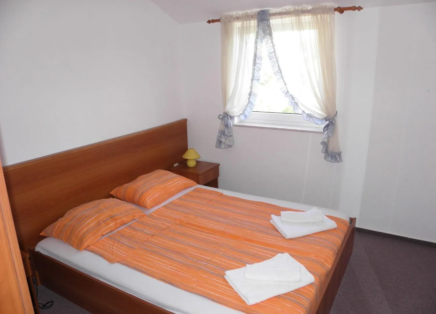 Apartment Monika Vir